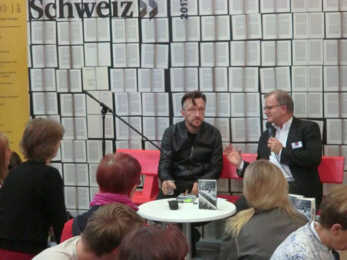 Der schweizer Autor  Lukas Bärfuss liest "Hagard".