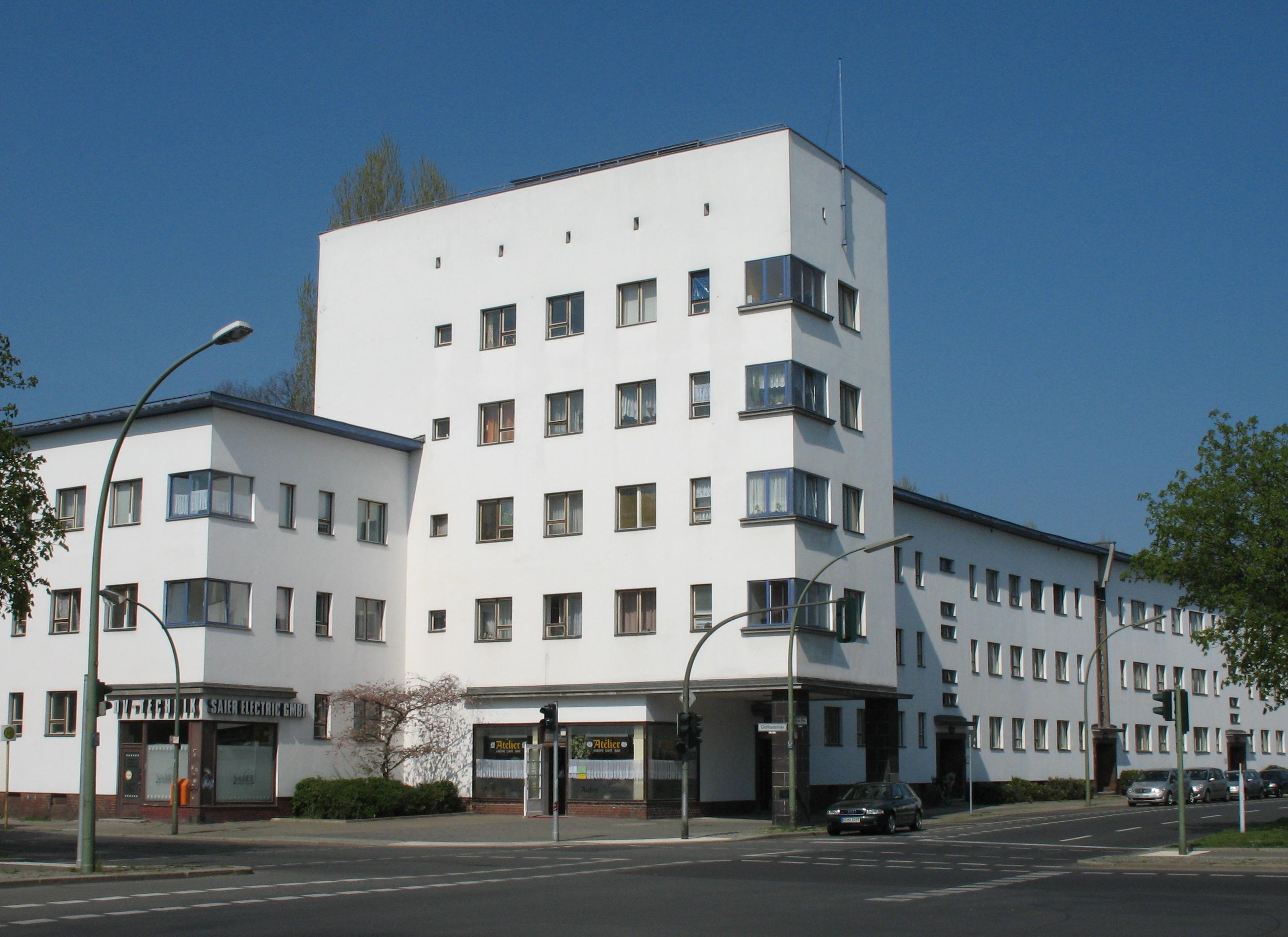 Berlin-Reinickendorf: Siedlung "Weiße Stadt" (Gotthardstr. 4 / Aroser Allee 121, 123; Architekt Bruno Ahrends; von SO)